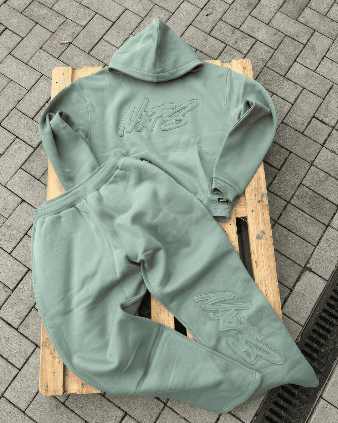 NOFS Hoodie™ + GRATIS Joggers - LOUVELLI