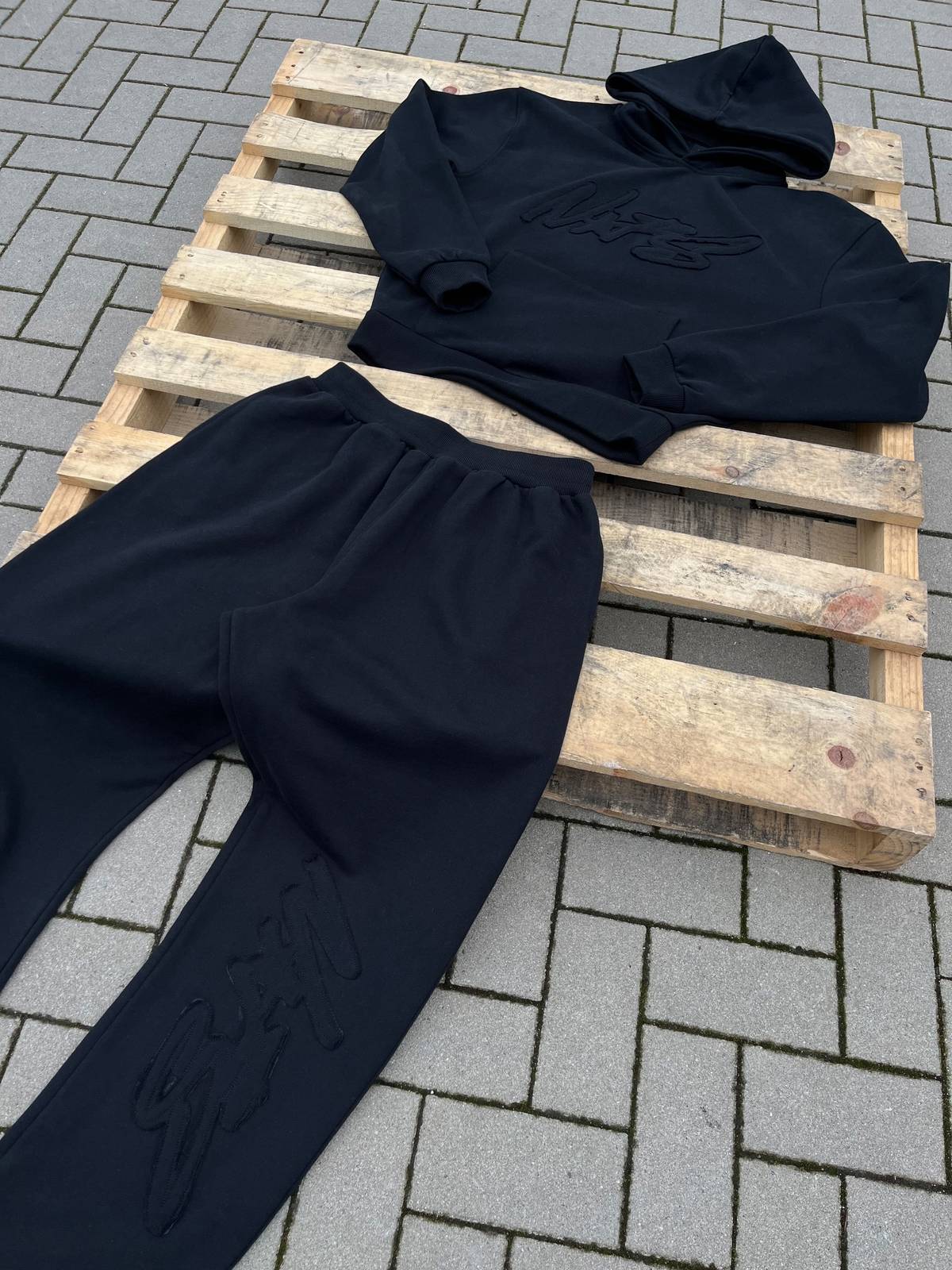 NOFS Hoodie™ + GRATIS Joggers - LOUVELLI