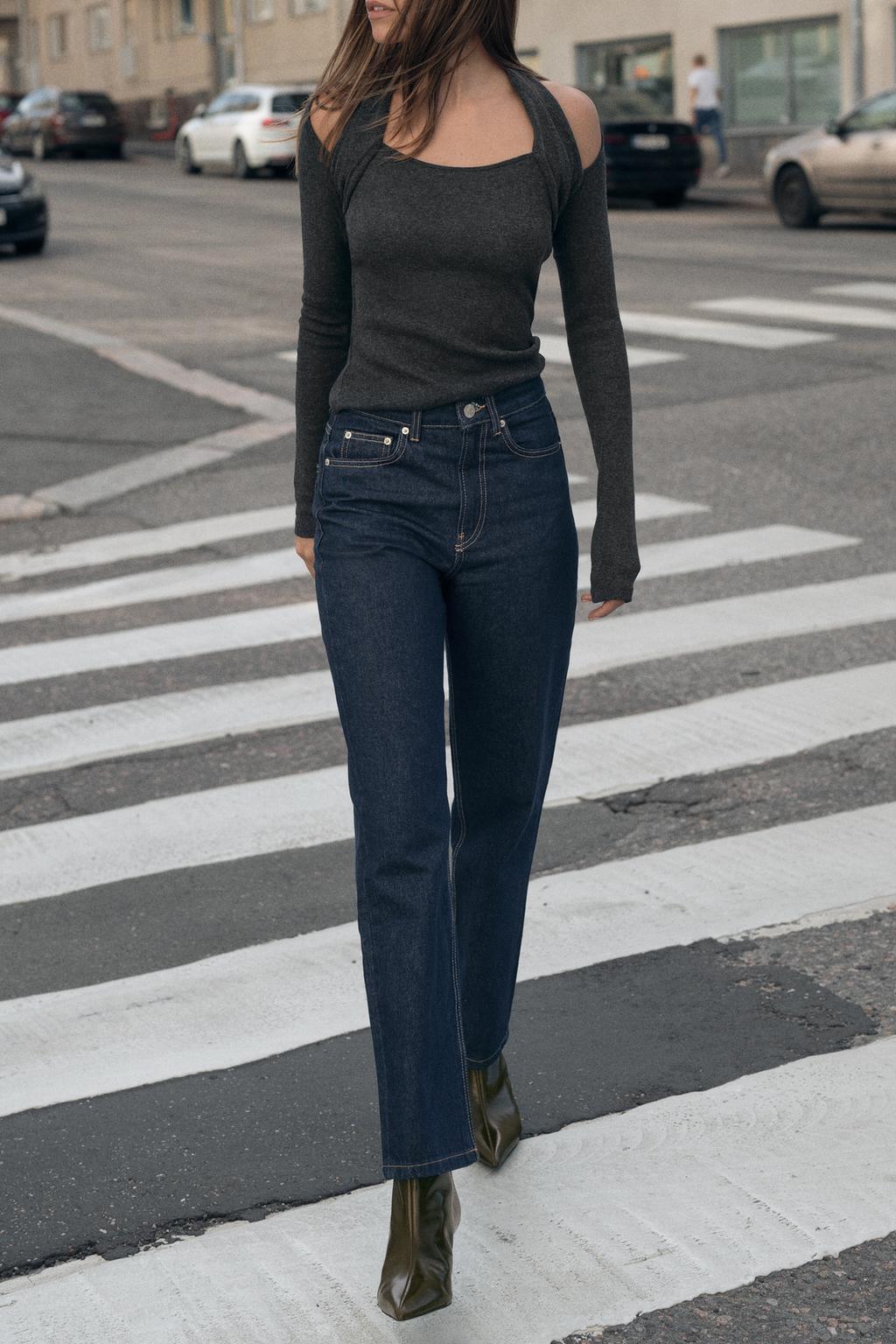 Amber High Waist Mom-Fit Jeans