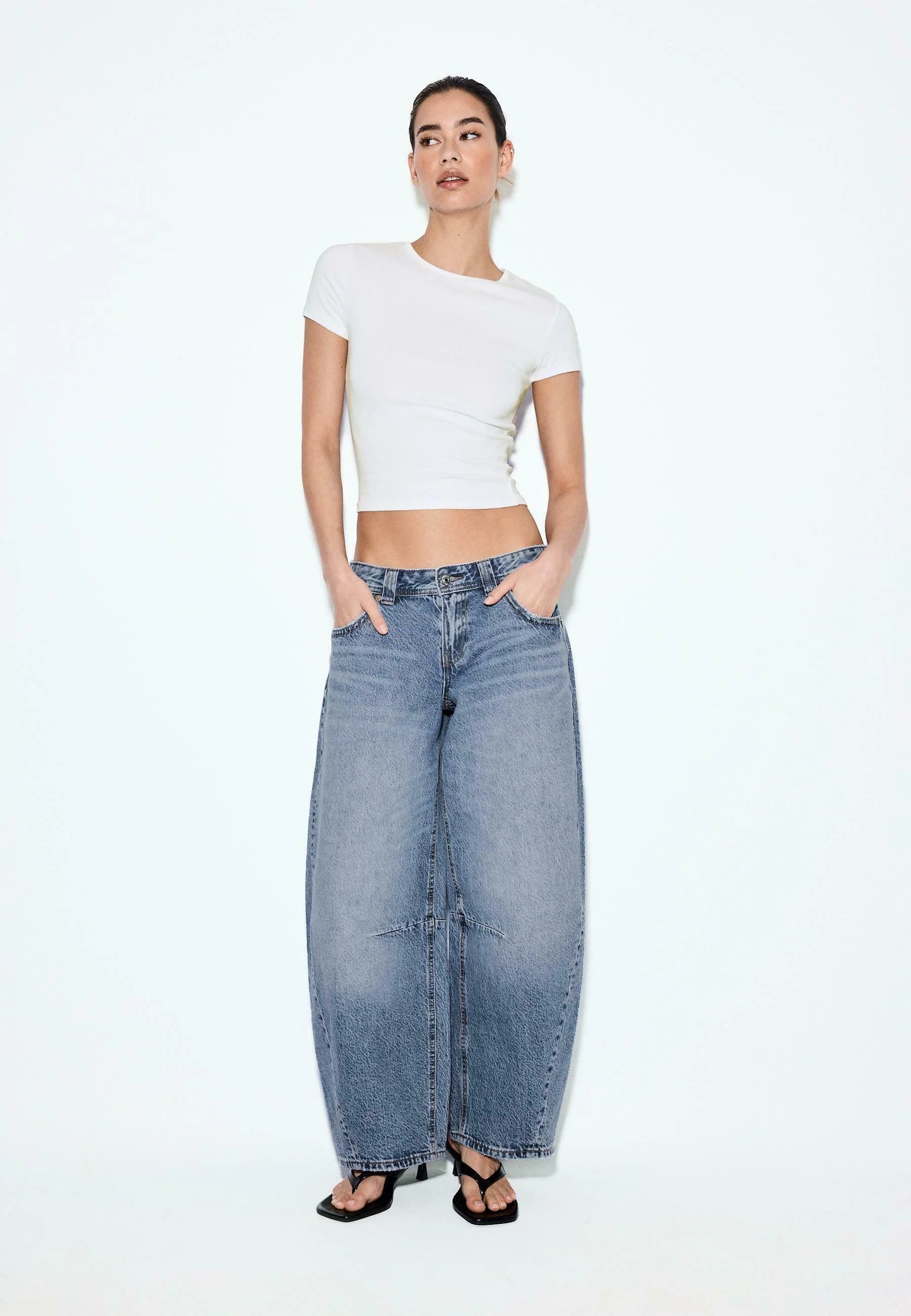 Carly Low Rise Barrel Jeans