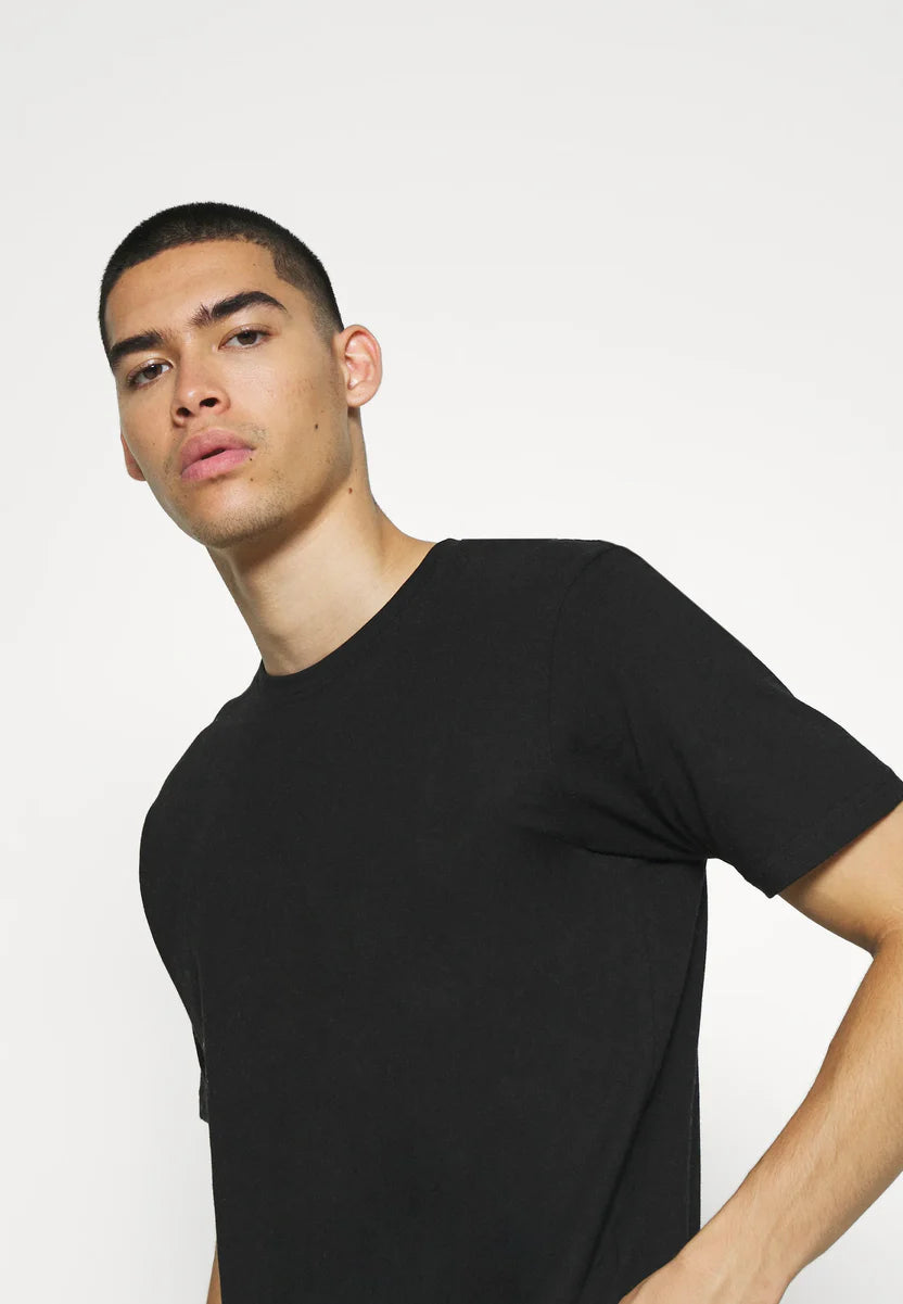 Leonidas Fitted T-Shirt
