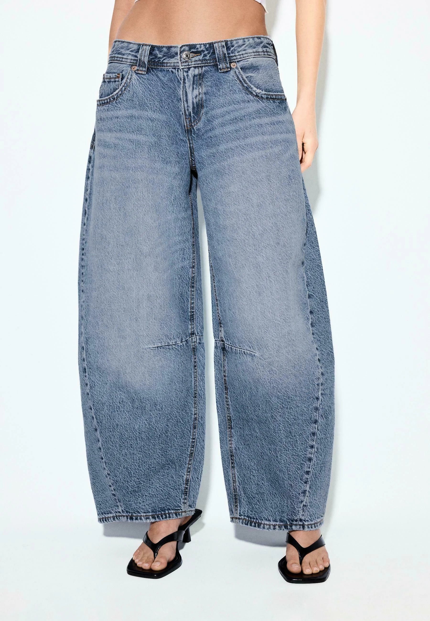 Carly Low Rise Barrel Jeans