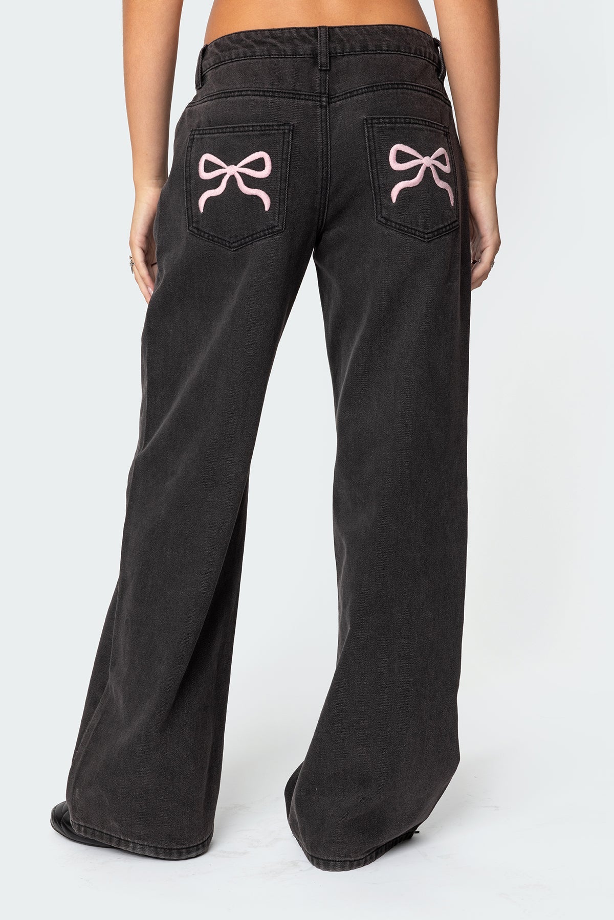 Bow Pocket Relaxed Jeans